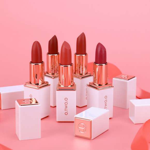 Помада для губ O.TWO.O Lipstick NEW 9988 3.5 g