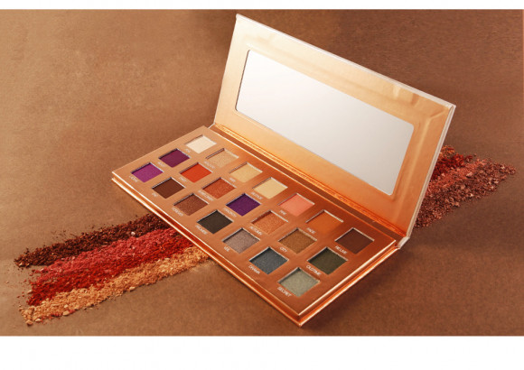 Пигментированные тени  21 цвет O.TWO.O арт. 9994 31.5 g.