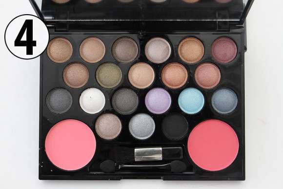 Тени для век Christian Dior 20+2 Сouleurs Eye Shadow 40g+12g (4 оттенка) Тени для век Christian Dior 20+2 Сouleurs Eye Shadow 40g+12g (4 оттенка)