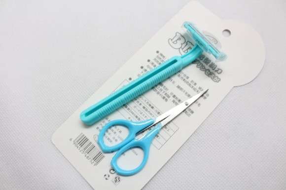 Набор: Станок бритвенный + ножницы Набор: Станок бритвенный + ножницы