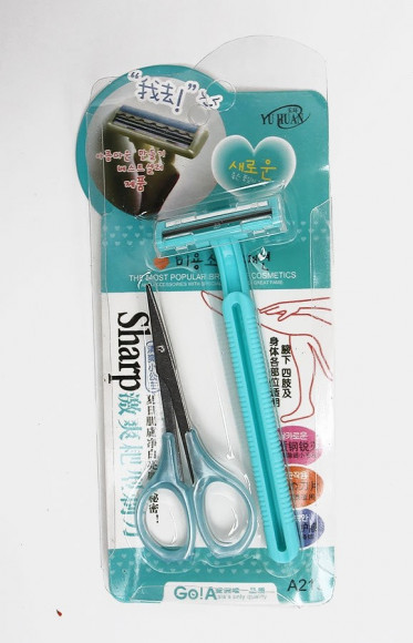 Набор: Станок бритвенный + ножницы Набор: Станок бритвенный + ножницы