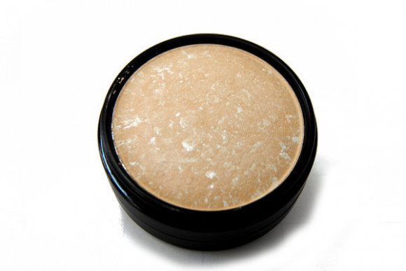 Пудра Chanel The fashionable glamour powdery cake baked 10g