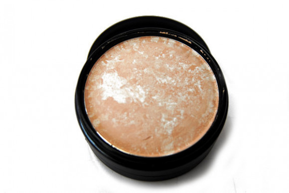 Пудра Chanel The fashionable glamour powdery cake baked 10g