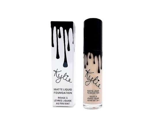 Тональный крем Kylie Matte Liquid Foundation 35 ml